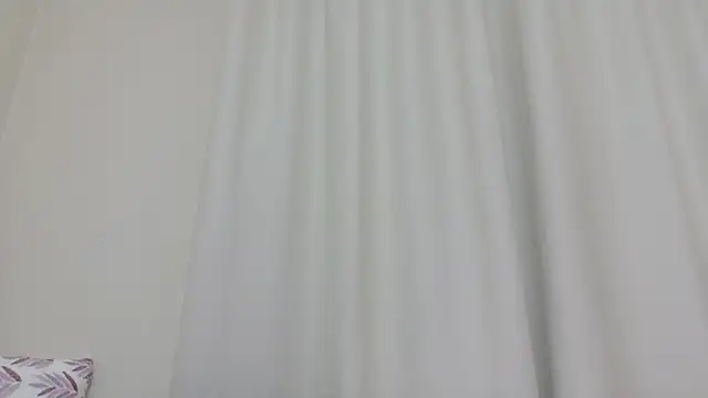 הופעת וובקאם של Norah_nora