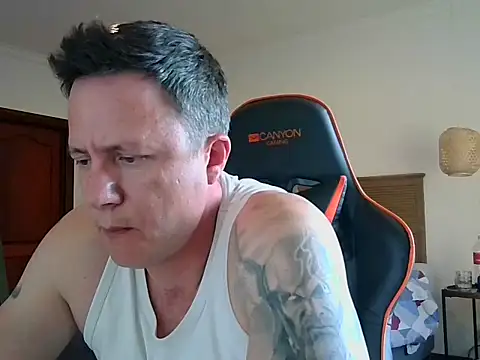 TroyDieselXXX Show in webcam