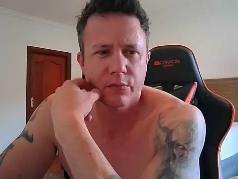 TroyDieselXXX Adlı Modelin Web Kamerası Şovu