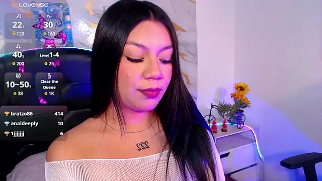 XXX chat uživo modela camigp