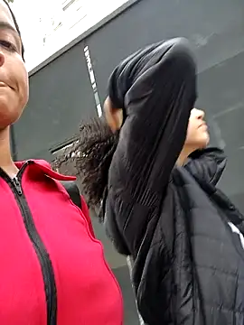 CurlyBitch webcam show