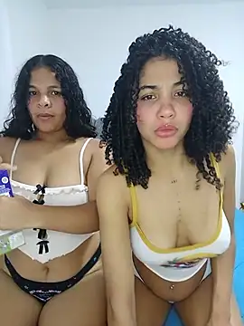 CurlyBitch Adlı Modelin Web Kamerası Şovu