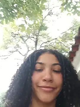 CurlyBitch Show in webcam