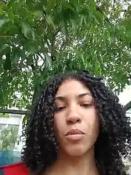 CurlyBitchのウェブカメラショー