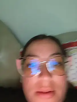 LYNDYTTAFULLL's Live XXX Chat