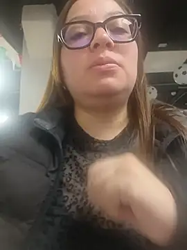 LYNDYTTAFULLL Adlı Modelin Canlı XXX Sohbeti