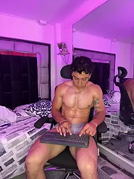 MR_MUSCLE Adlı Modelin Web Kamerası Şovu
