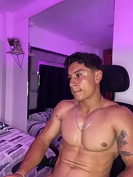 MR_MUSCLE: διαδικτυακό σόου στην κάμερα