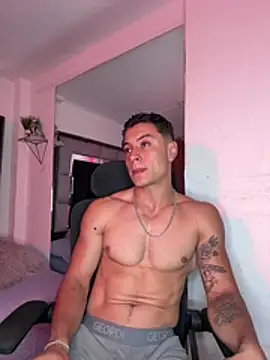 MR_MUSCLE Adlı Modelin Web Kamerası Şovu