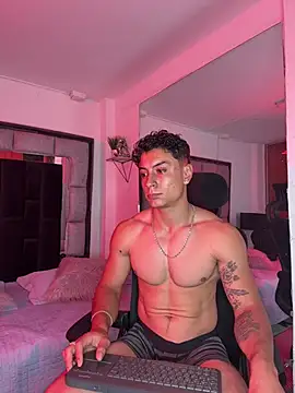 Show modela MR_MUSCLE na web-kameri