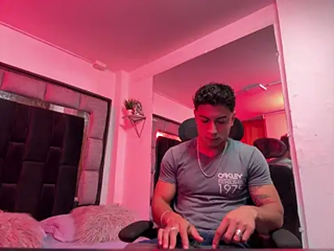 MR_MUSCLE Show in webcam