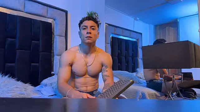 MR_MUSCLE's Webcam Show