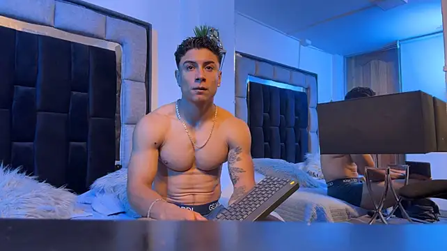 MR_MUSCLE Adlı Modelin Web Kamerası Şovu