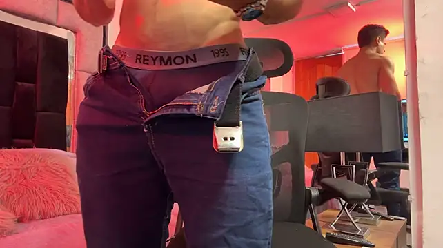MR_MUSCLE's Webcam Show