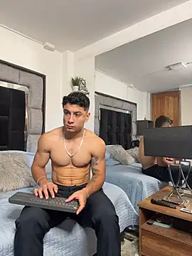 MR_MUSCLEn Webbikameraesitys