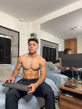 MR_MUSCLEのウェブカメラショー