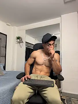 MR_MUSCLE Adlı Modelin Web Kamerası Şovu