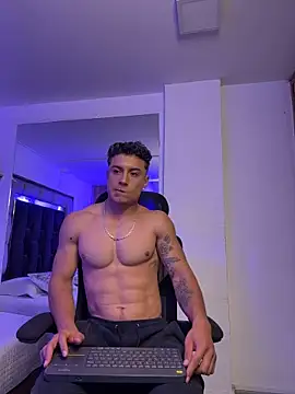 MR_MUSCLE Show in webcam