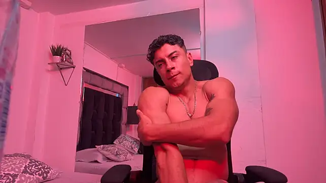MR_MUSCLE Show in webcam