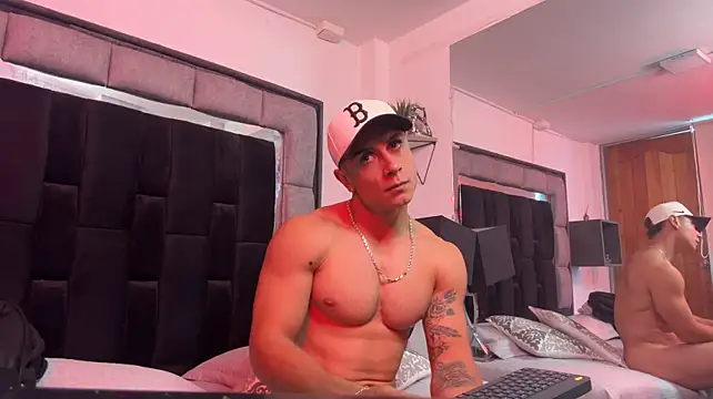 MR_MUSCLE's Webcam Show