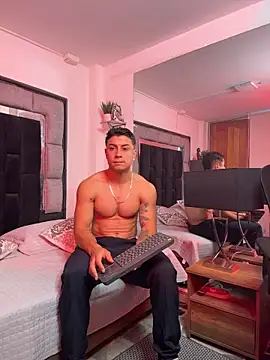 MR_MUSCLEn Webbikameraesitys