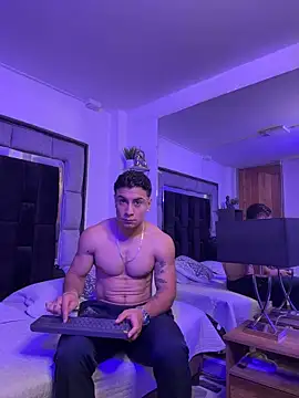MR_MUSCLE's Webcam Show
