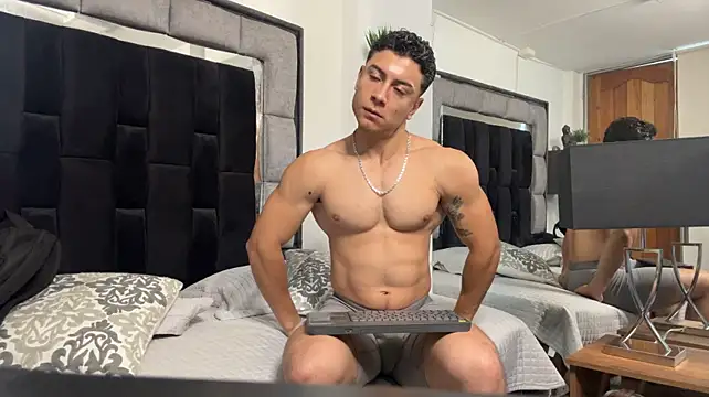 MR_MUSCLE Adlı Modelin Web Kamerası Şovu