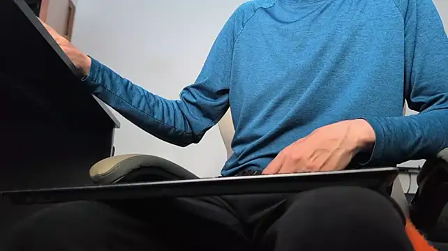 הופעת וובקאם של stoner_420