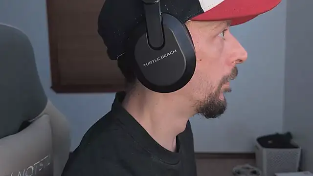 Opondestre00420 webkamerás műsora