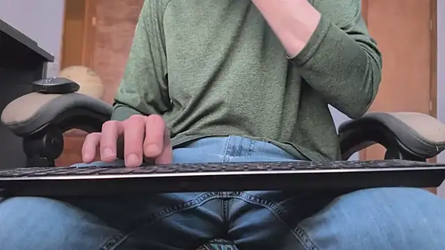 Pertunjukan Kamera Web Opondestre00420