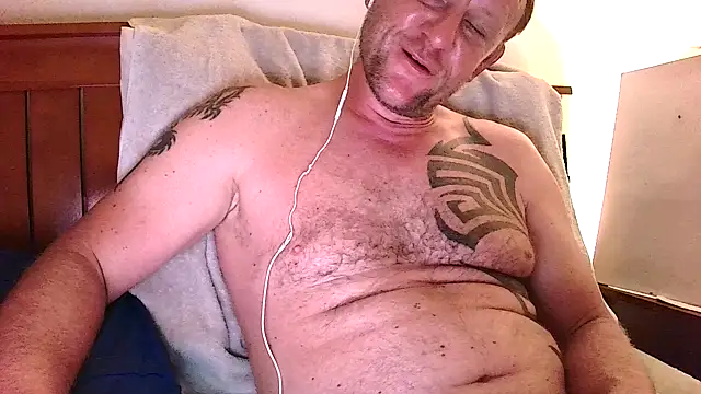 Yournaughty: διαδικτυακό σόου στην κάμερα