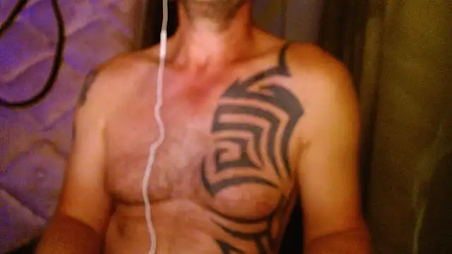 Yournaughty Show in webcam