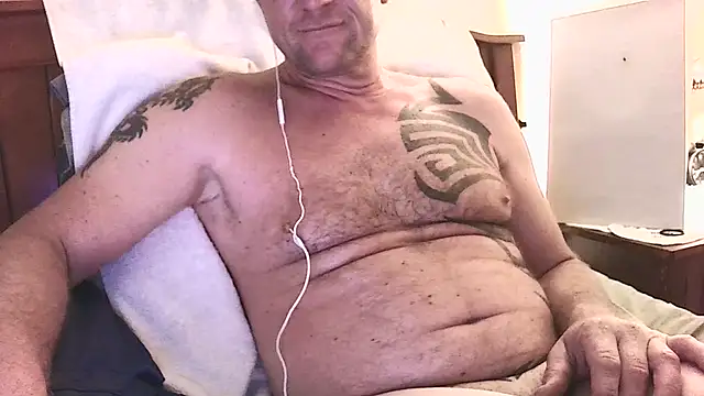 Yournaughty: διαδικτυακό σόου στην κάμερα