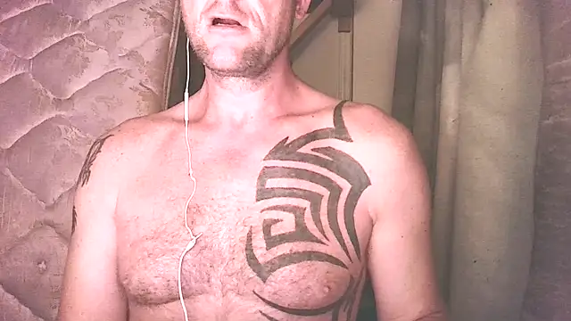 Yournaughty Show in webcam