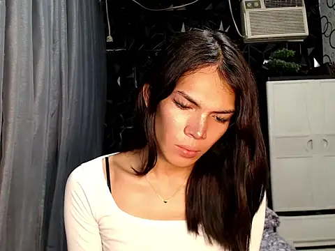 GORGEOUS_CARMEE Show Webcam