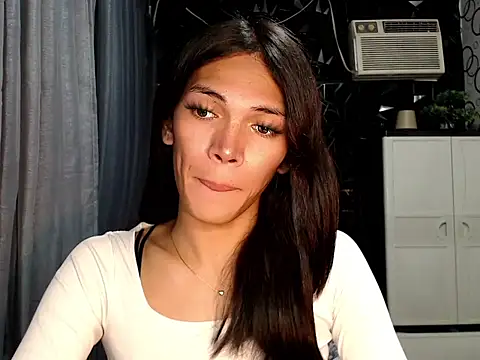 הופעת וובקאם של GORGEOUS_CARMEE