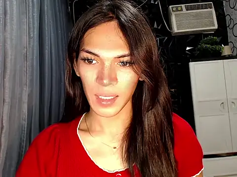 GORGEOUS_CARMEE Show in webcam