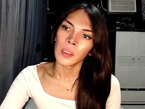 GORGEOUS_CARMEE webcam show
