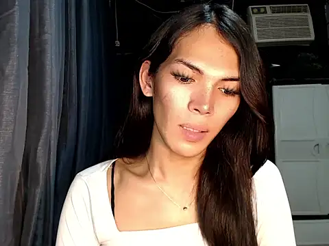 Show modela GORGEOUS_CARMEE na web-kameri