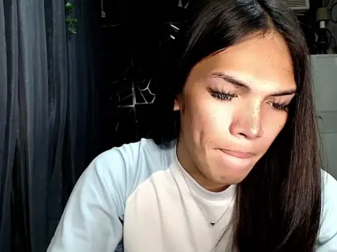 Show modela GORGEOUS_CARMEE na web-kameri