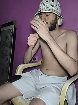 bigcockwhite777 webcam show