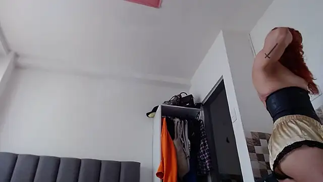 saara_johnson496 webcam show