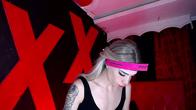 abrilbigcock Шоу с уебкамера