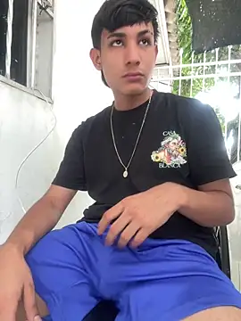 cody_fox10 Show in webcam