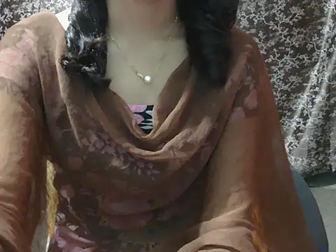 Adorable_Ayesha élő XXX-chatje