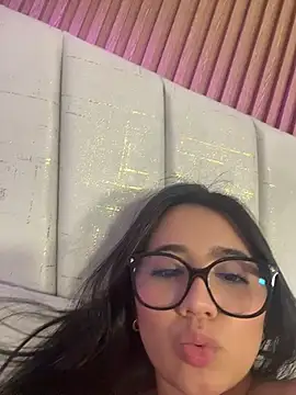 Michelle_Zoe Show in webcam