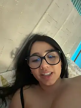 Michelle_Zoe Adlı Modelin Canlı XXX Sohbeti