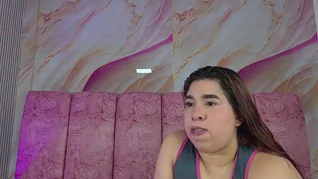 emmacurvy Chat XXX live
