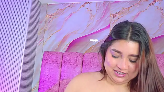 emmacurvy's Live XXX Chat