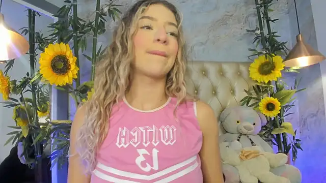 LittleeJaz's Live XXX Chat